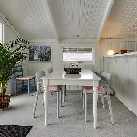 Two-bedroom Holiday In 펜션 Hals