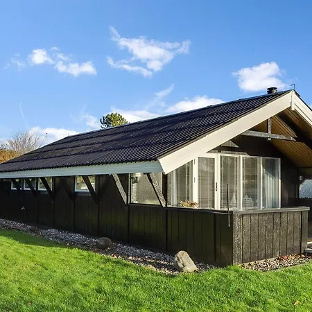 Two-bedroom Holiday In Hals